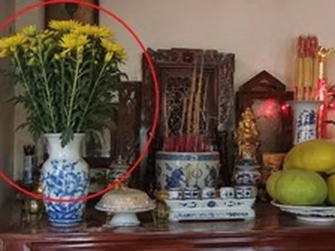 Lời khuyên cho những gia đình vẫn cắm hoa trên bàn thờ 24/7