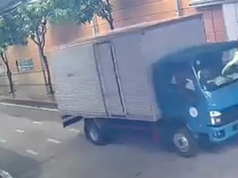 Xe tải lùi trong khuôn viên công ty, cán tử vong nữ công nhân 47 tuổi