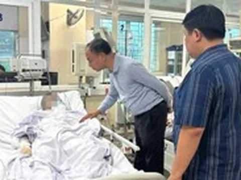 Cháy nhà làm 5 người chết ở Hà Nội: Một phụ nữ nhảy từ tầng 4 xuống mái tôn tầng 2 thoát nạn