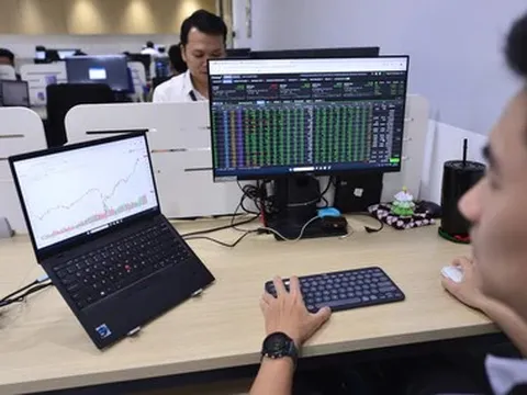 'Hồi hộp' Fed trước giờ quyết định lãi suất, Việt Nam sẽ chịu tác động thế nào nếu chốt tăng?