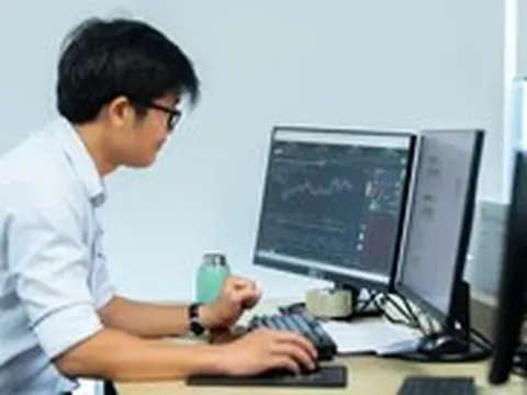 Khối ngoại bỏ nghìn tỉ 'gom hàng' trước ngày chứng khoán nâng hạng