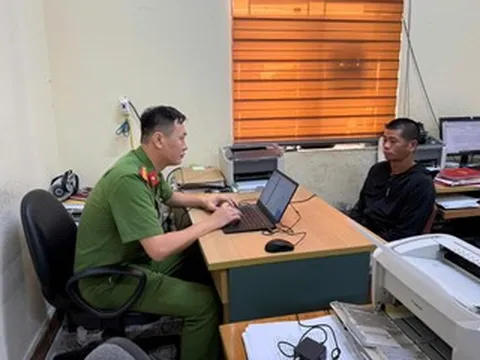 Người đàn ông dùng dao đe dọa, hành hung nam thanh niên trước cổng bệnh viện