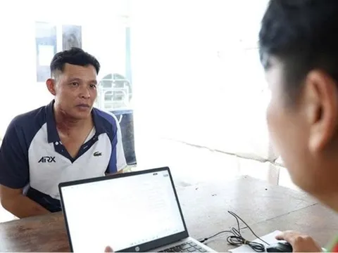 Bắt tạm giam người đàn ông dùng xăng đốt vợ cũ vì ghen