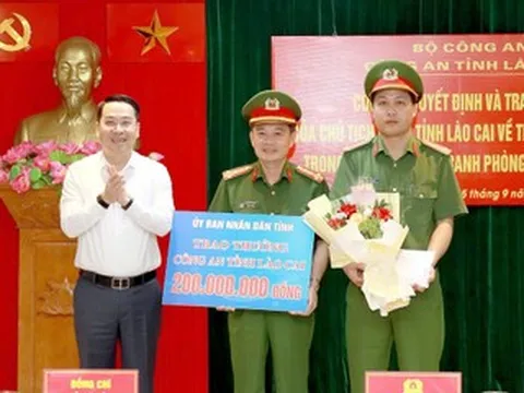 Thưởng nóng 200 triệu đồng cho ban chuyên án phá nhóm 91 nghi phạm lừa đảo hơn 1500 tỷ