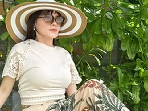 Nhan sắc trẻ đẹp của nữ ca sĩ 45 tuổi chưa lấy chồng, nói thẳng "ai lấy được tôi sẽ rất hạnh phúc"