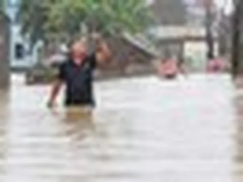 Chuyên gia lý giải đợt mưa trên 400mm gây ngập diện rộng ở Hà Nội