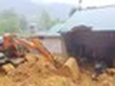 Vụ 3 người bị vùi lấp do sạt lở ở Phú Thọ: Khi đất đá tràn xuống, không ai hay biết