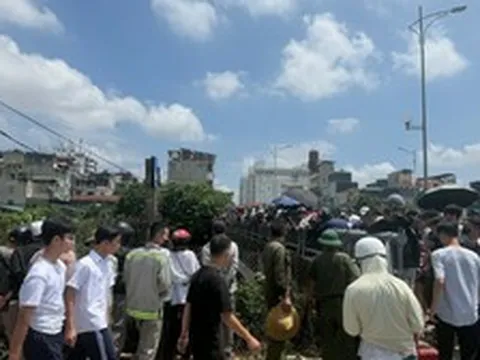Tìm thấy thi thể nghi nam sinh bị nước cuốn mất tích ở Hà Nội