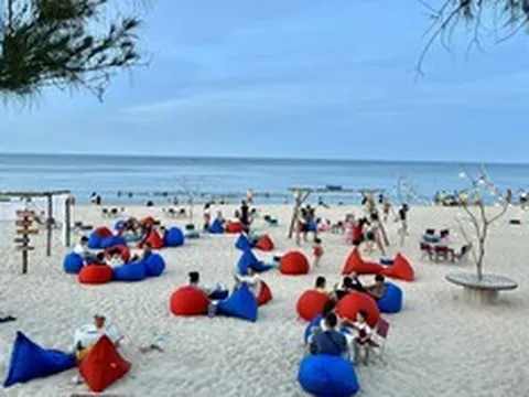 Yêu cầu thu hơn 8,8 tỷ đồng từ các hộ kinh doanh ở biển Nhật Lệ
