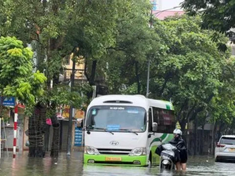 Hà Nội: Điểm ngập từng mất 4-10 giờ rút nước, nay nhanh đến bất ngờ