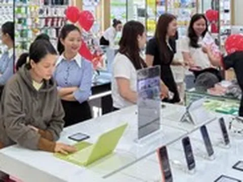 Nhà bán lẻ tất bật trước giờ G mở bán iPhone 18 tại Việt Nam