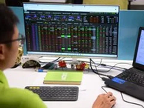 Cổ phiếu Việt Nam hút dòng tiền ngoại trước ngày FTSE nâng hạng