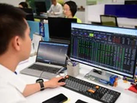 VN-Index bất ngờ đảo chiều giảm trong 15 phút cuối, khối ngoại mua bán đột biến