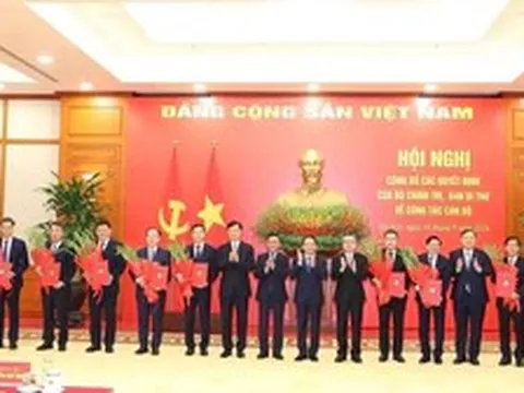 Công bố 12 quyết định của Bộ Chính trị, Ban Bí thư về công tác cán bộ