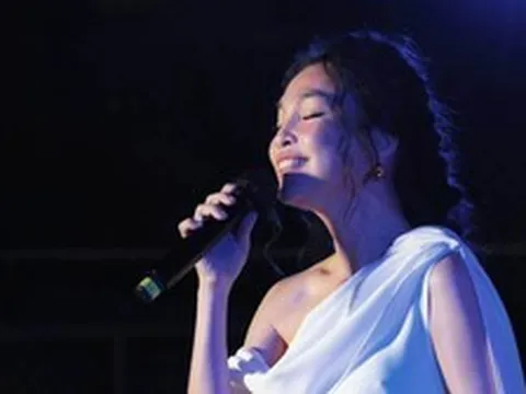 Ca sĩ Việt đẹp mãi không già