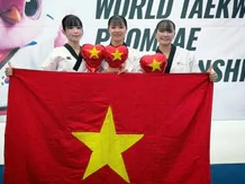 Châu Tuyết Vân cùng đồng đội bảo vệ thành công HCV taekwondo thế giới