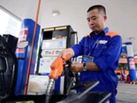Vì sao xăng dầu tăng giá mạnh?