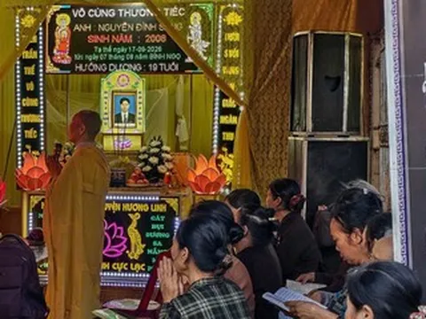 Lời hứa dang dở với mẹ của nam sinh bị nước cuốn xuống cống ở Hà Nội