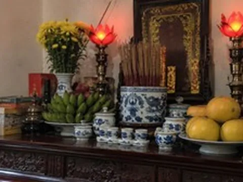 Trước khi thắp hương nên làm gì đầu tiên?