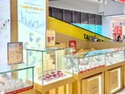 Một thương hiệu kim cương bất ngờ thông báo quay lại thị trường