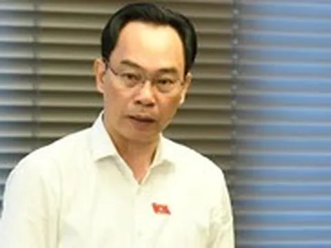 Thiếu sách giáo khoa, sáp nhập trường, tuyển sinh 2027: Những câu hỏi chờ Bộ trưởng GD-ĐT trả lời