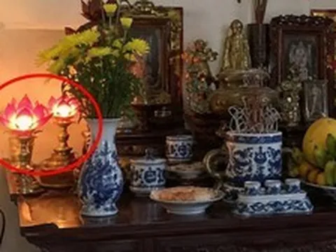 Lời khuyên cho những gia đình đặt đèn trên bàn thờ