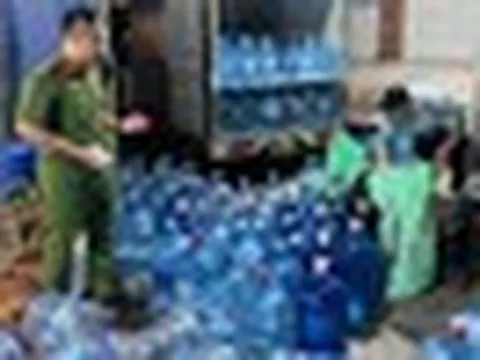 Tất cả người dân đang dùng nước đóng bình chú ý thông báo mới nhất từ công an