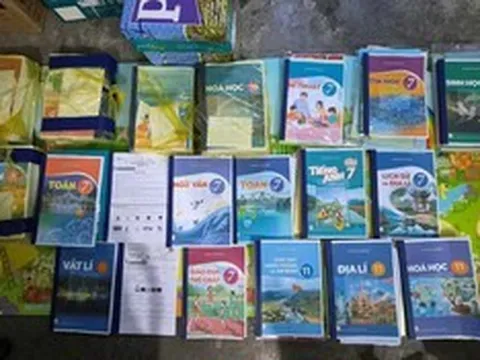 Công an kiểm tra phát hiện cơ sở photocopy ở Ninh Bình in, bán sách giáo khoa trái phép