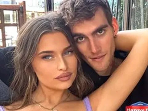 Brooklyn Beckham, Paris Hilton sốc trước cái chết của con trai Cindy Crawford