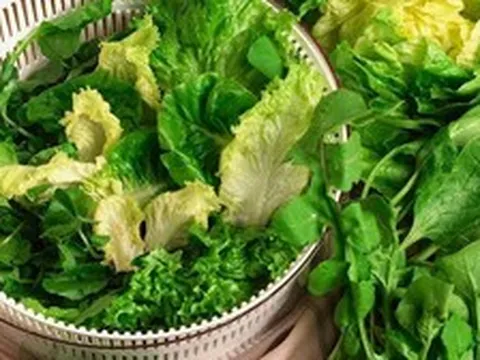 5 lời nhắn dành cho những người hay ăn rau sống