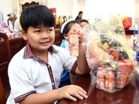 Đồng Nai trao 10.000 phần quà Trung thu cho thiếu nhi 12 xã biên giới, dân tộc thiểu số