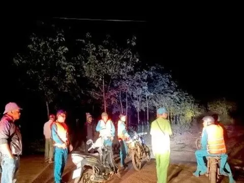 Phát hiện thi thể đang phân hủy mắc kẹt trong khe đá