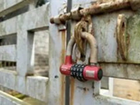 Khóa cửa, khóa xe, đừng vô tình khóa luôn lòng mình với hàng xóm