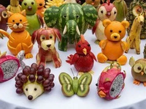 Mâm hoa quả trung thu tại một trường học bỗng khiến hội phụ huynh tranh cãi trên MXH: Ai nói cũng đều có lý!