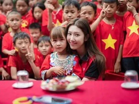 Làm 3 điều chưa từng làm ở Điện Biên, Thúy Ngân có mùa Trung thu đáng nhớ