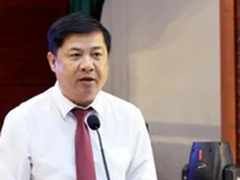 Một lời nói của già làng làm yên lòng buôn làng