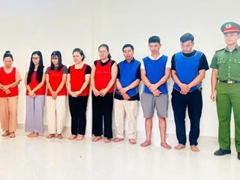 Triệt phá đường dây sản xuất 1.000 tấn thuốc An Cung giả, công an công bố hình ảnh