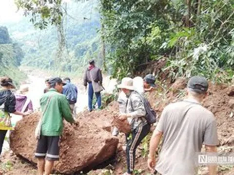 Nghệ An: Nỗ lực bắc cầu tạm, mở đường cho người dân và học sinh vùng sạt lở