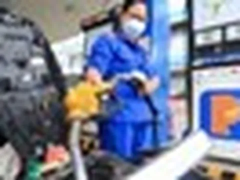 Xăng tăng giá 27.000 đồng/lít: 4 việc cần làm ngay