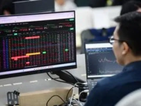 Tuần đầu nâng hạng, khối ngoại bán ròng hơn 2.700 tỉ đồng