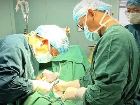 Mất một bên tinh hoàn vì nghĩ ‘chỉ đau một chút rồi khỏi’