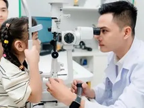 Những hiểu lầm phổ biến của phụ huynh khi kiểm soát cận thị cho con