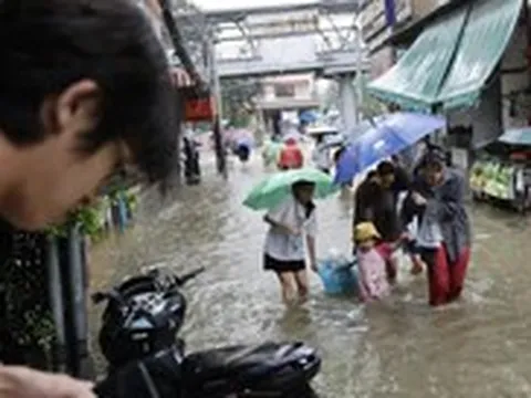 Bangkok ngập sâu, cả thủ đô Thái Lan ban bố tình trạng thảm họa