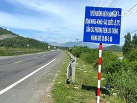 Đã cắm 3 bảng thông báo dưới chân đèo Khánh Lê để tài xế chủ động
