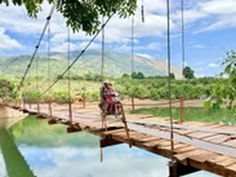 Cử tri mong có cầu vượt lòng hồ thủy điện để chở bơ, cà phê, sầu riêng