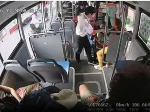 Xô đuổi hành khách xuống xe buýt ở TPHCM, nam nhân viên bị đình chỉ
