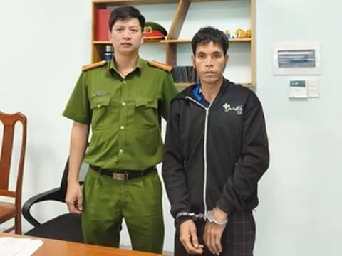 Con trai đổ xăng đốt nhà vì thấy nhà bừa bộn, cha tử vong