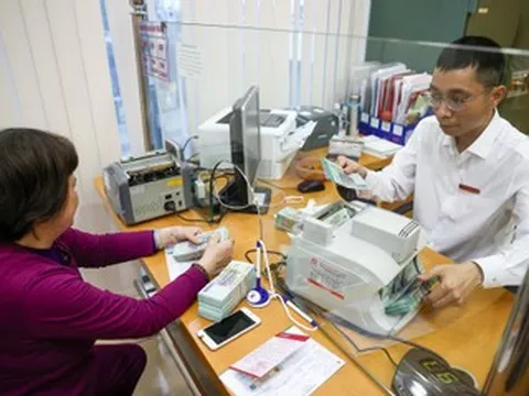 Đóng BHXH 33 năm, nghỉ việc khi chưa đủ tuổi có được nhận lương hưu ngay?