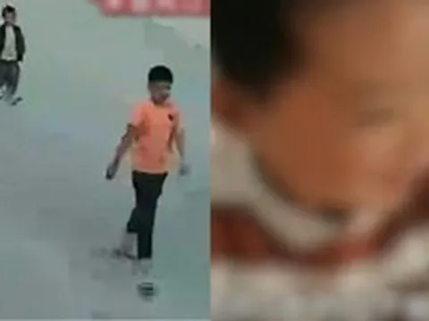 Em gái bị ném cát, anh trai 13 tuổi đẩy bé trai 5 tuổi xuống nước tử vong
