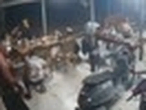 Đang ăn tiệc tại nhà riêng, thầy thuốc bị bắn tử vong, hiện trường hỗn loạn, ai cũng tìm đường tháo chạy